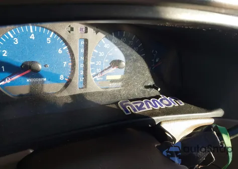 2003 Toyota Sienna Le z USA, uszkodzony, nr VIN 4T3ZF13C33U545871